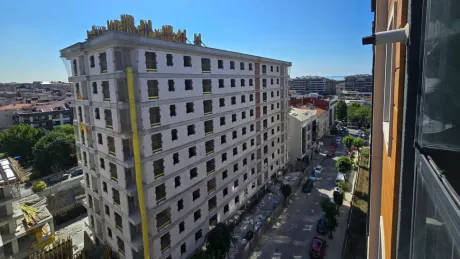 Sekizinci kattan çekilmiş geniş ve panoramik İstanbul şehir manzarası