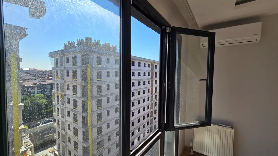 8. kattan çekilmiş panoramik ve geniş şehir manzarası.