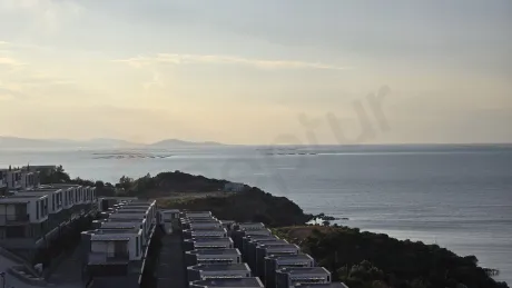 Muğla Milas'ta Taşınmaya Hazır, Deniz ve Koy Manzaralı Satılık 3+1 Villa