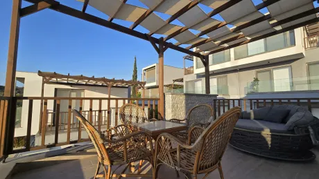 Muğla Milas'ta Taşınmaya Hazır, Deniz ve Koy Manzaralı Satılık 3+1 Villa