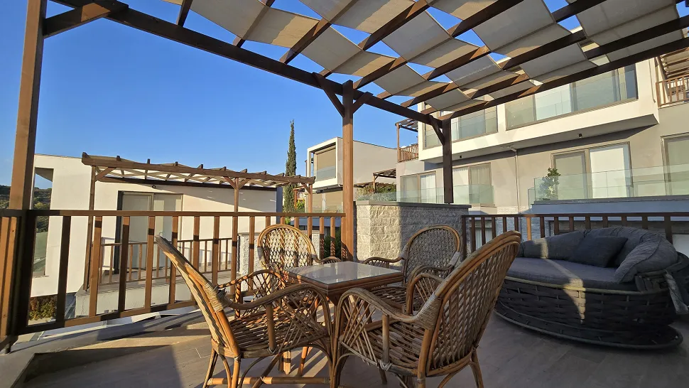 Muğla Milas'ta Taşınmaya Hazır, Deniz ve Koy Manzaralı Satılık 3+1 Villa