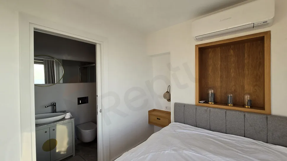 Muğla Milas'ta Taşınmaya Hazır, Deniz ve Koy Manzaralı Satılık 3+1 Villa