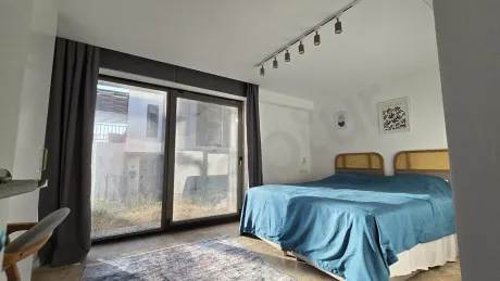 Muğla Milas'ta Taşınmaya Hazır, Deniz ve Koy Manzaralı Satılık 3+1 Villa