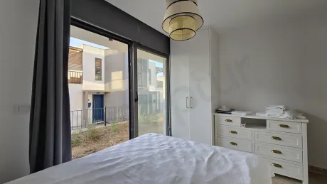 Muğla Milas'ta Taşınmaya Hazır, Deniz ve Koy Manzaralı Satılık 3+1 Villa