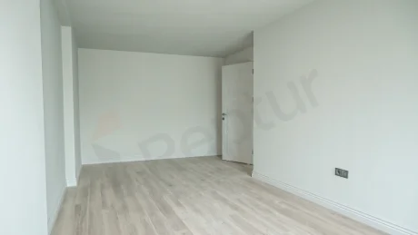 Esenyurt'ta Vade Farksız Taksitli, Havuzlu ve Geniş Satılık Daire
