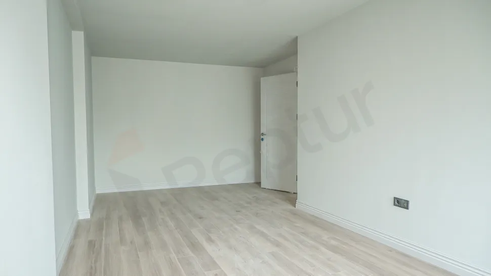 Esenyurt'ta Vade Farksız Taksitli, Havuzlu ve Geniş Satılık Daire