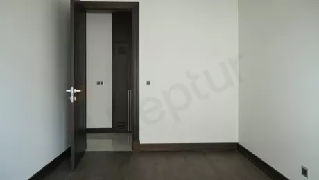 Beyoğlu'nda Sosyal Donatılı Satılık Geniş Lüks Site Dairesi