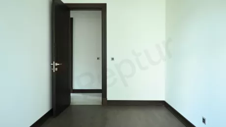 Beyoğlu'nda Sosyal Donatılı Satılık Geniş Lüks Site Dairesi