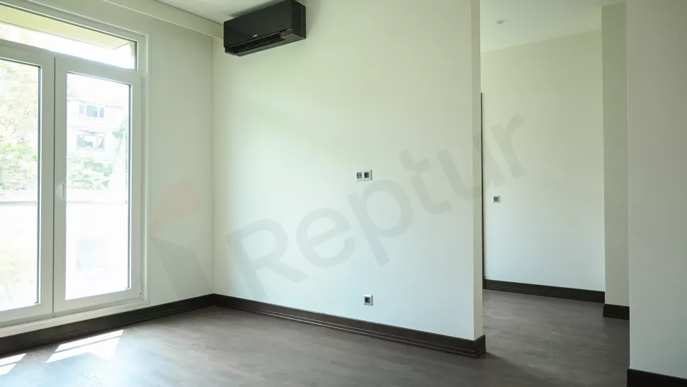 Beyoğlu'nda Sosyal Donatılı Satılık Geniş Lüks Site Dairesi