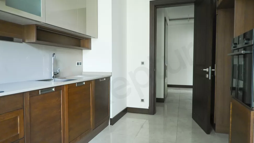 Beyoğlu'nda Sosyal Donatılı Satılık Geniş Lüks Site Dairesi