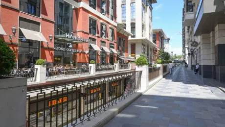 Beyoğlu'nda Sosyal Donatılı Satılık Geniş Lüks Site Dairesi