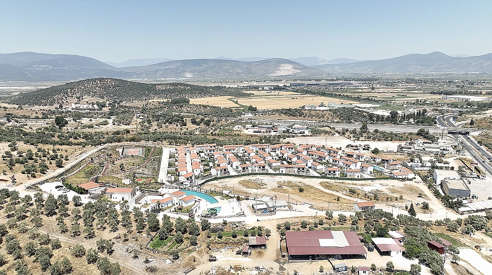 Bodrum'da panoramik manzaralı villa görseli.