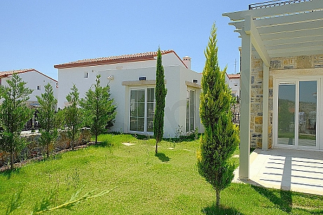 Bodrum'da satılık villa bahçe görseli.