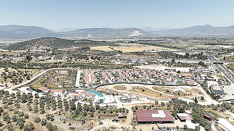 Bodrum'da panoramik manzaralı villa görseli.