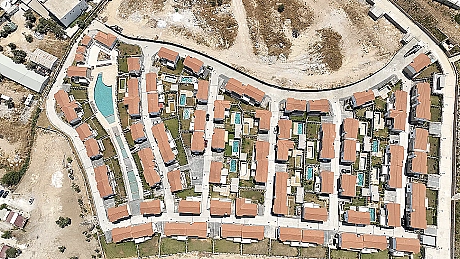 Bodrum'da panoramik manzaralı villa görseli.