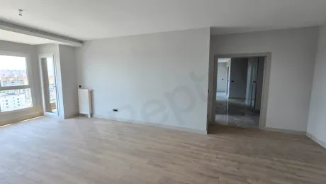 Beylikdüzü'nde modern ve geniş bir oturma odası iç mekanı.