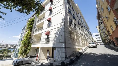 Golden Palace Beyoğlu'nda Haliç Sahiline Komşu Sıfır 1+1 Daire