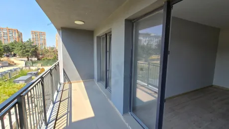 Beylikdüzü'nde binalar ve ufuk çizgisi ile panoramik şehir manzarası.