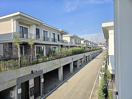 Başakşehir'de satılık villa dış cephe görseli.
