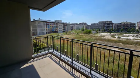 Lüks Yaşamın Kalbinde Şehrin Enerjisini ve Doğanın Dinginliğini Buluşturan 2. Kat 2+1