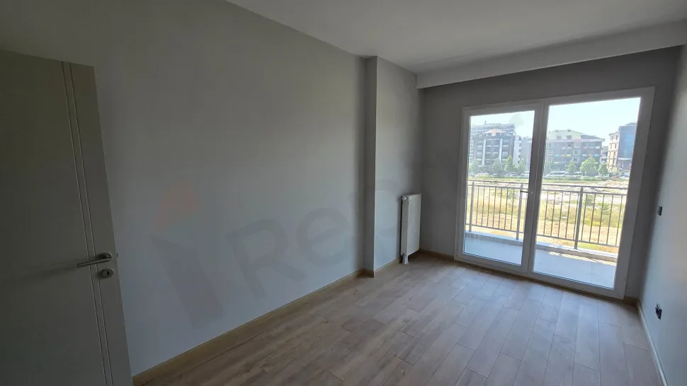 İstanbul Beylikdüzü'nde yer alan modern ve ferah tasarımlı bir yatak odası görseli.