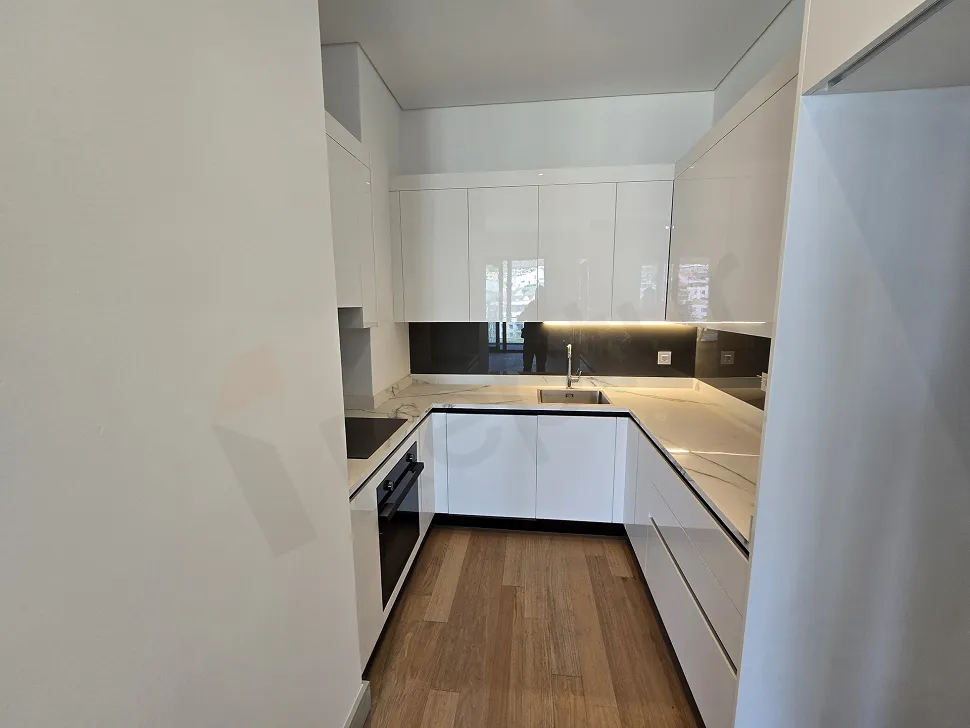 Şişli'de modern bir rezidans dairesinin mutfak alanı