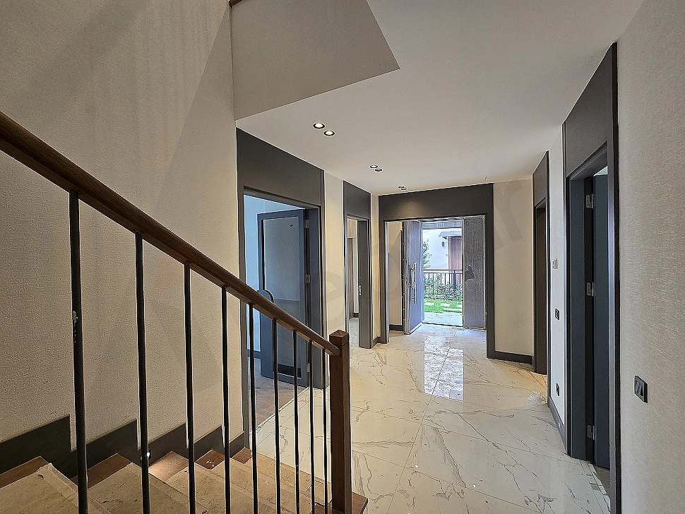 Villa giriş kapısı görseli