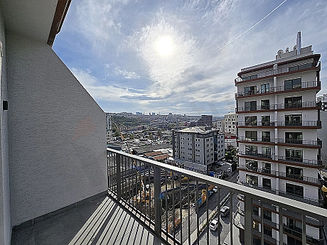 İstanbul Kağıthane'de bulunan dairenin balkon görseli.