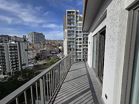 İstanbul Kağıthane'de bulunan dairenin balkon görseli.