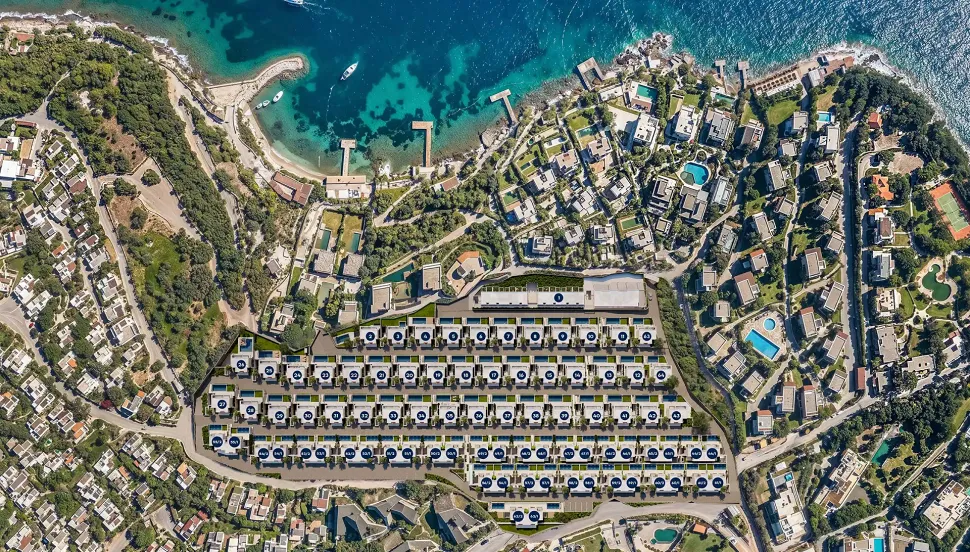 Türkbükü Hebil Koyu’nda Kesintisiz Deniz Manzaralı Özel İskeleli ve Havuzlu Satılık Müstakil Villa