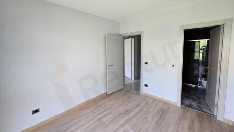 Beylikdüzü'nde Bol Doğal Işıklı, 3 Banyolu ve Geniş Teraslı 2+1 Dubleks