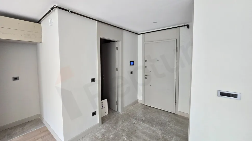 Beylikdüzü'nde Bol Doğal Işıklı, 3 Banyolu ve Geniş Teraslı 2+1 Dubleks