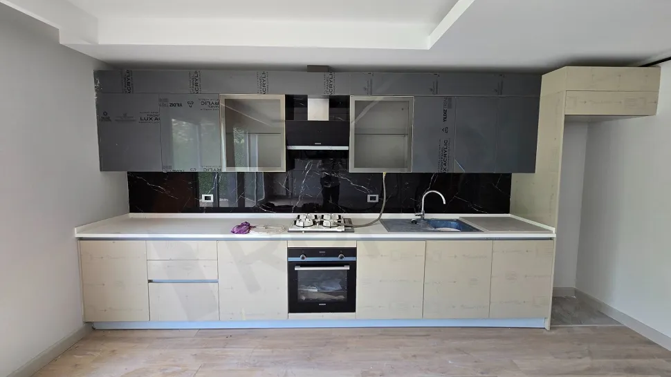 Beylikdüzü'nde Bol Doğal Işıklı, 3 Banyolu ve Geniş Teraslı 2+1 Dubleks