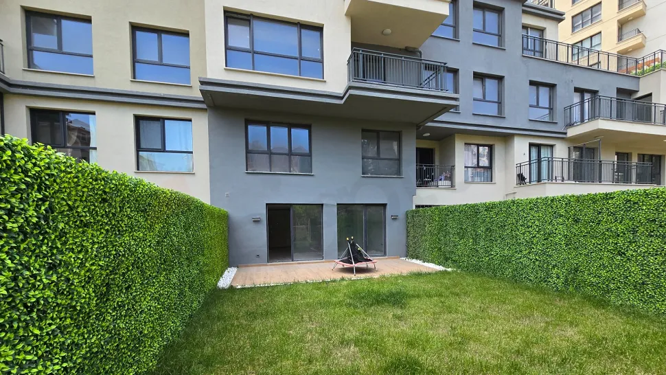 Beylikdüzü'nde Bol Doğal Işıklı, 3 Banyolu ve Geniş Teraslı 2+1 Dubleks