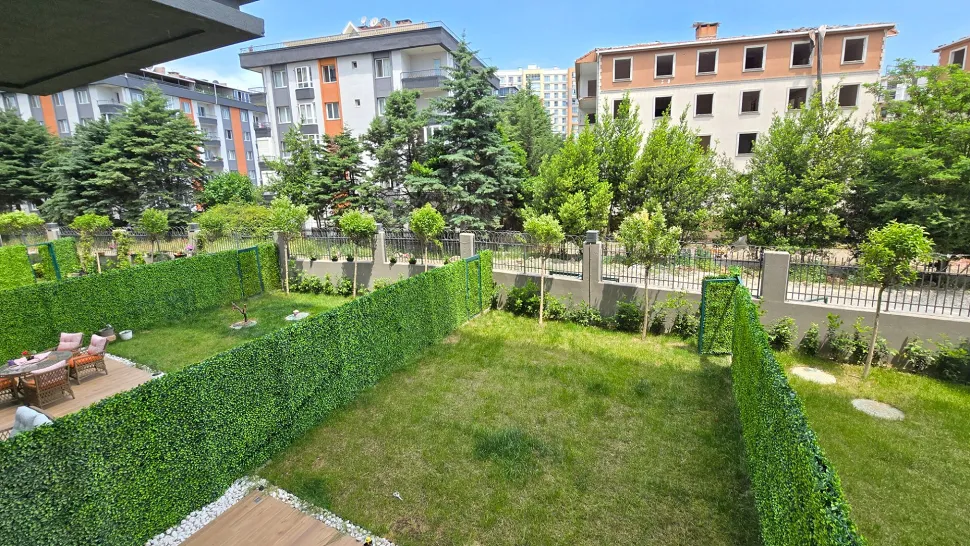 Beylikdüzü'nde Bol Doğal Işıklı, 3 Banyolu ve Geniş Teraslı 2+1 Dubleks