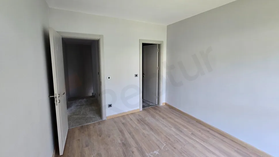 Beylikdüzü'nde Bol Doğal Işıklı, 3 Banyolu ve Geniş Teraslı 2+1 Dubleks