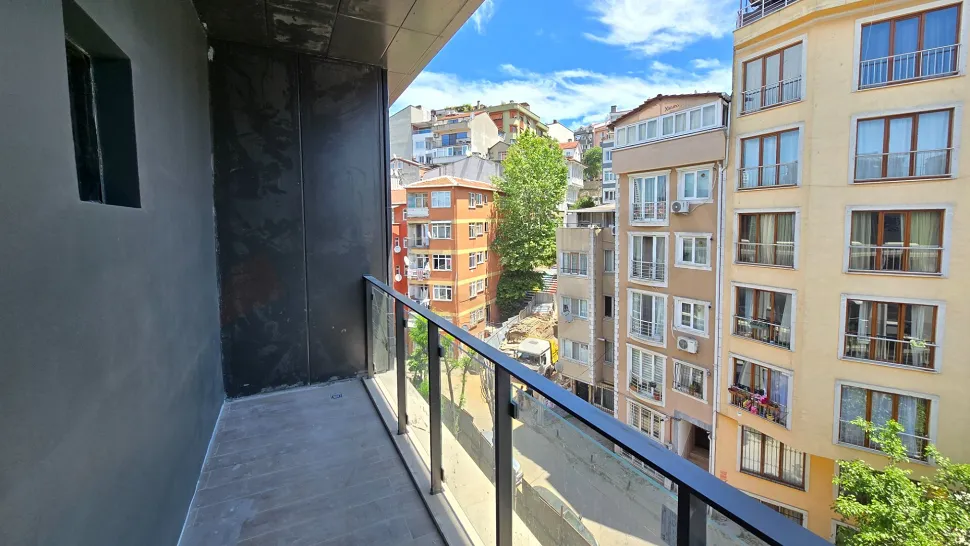 Panoramik Teraslı ve 3 Ebeveyn Banyolu Beşiktaş'ta Satılık 3+1 Çatı Dubleksi