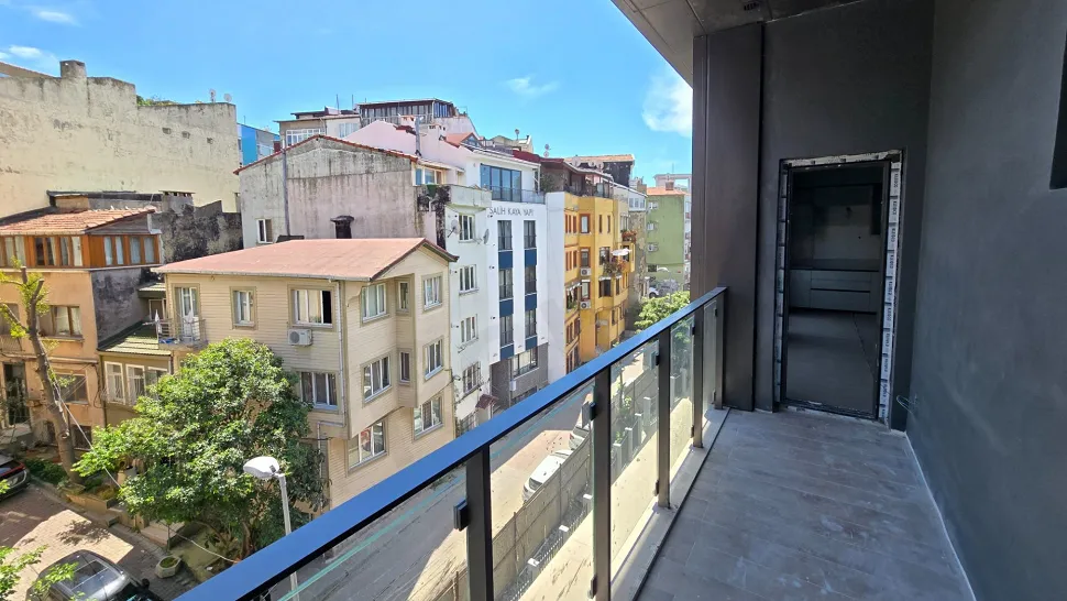Panoramik Teraslı ve 3 Ebeveyn Banyolu Beşiktaş'ta Satılık 3+1 Çatı Dubleksi