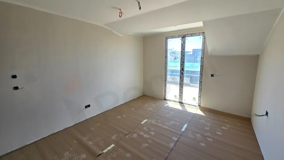Panoramik Teraslı ve 3 Ebeveyn Banyolu Beşiktaş'ta Satılık 3+1 Çatı Dubleksi