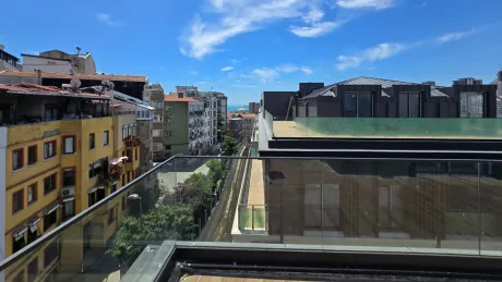Panoramik Teraslı ve 3 Ebeveyn Banyolu Beşiktaş'ta Satılık 3+1 Çatı Dubleksi
