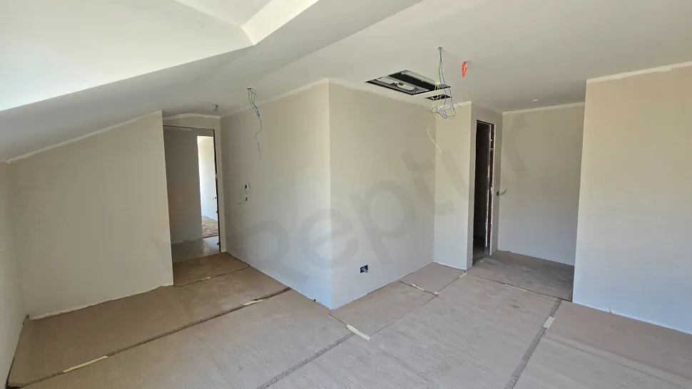 Panoramik Teraslı ve 3 Ebeveyn Banyolu Beşiktaş'ta Satılık 3+1 Çatı Dubleksi