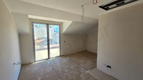Panoramik Teraslı ve 3 Ebeveyn Banyolu Beşiktaş'ta Satılık 3+1 Çatı Dubleksi