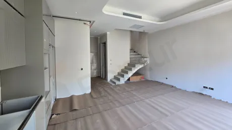 Panoramik Teraslı ve 3 Ebeveyn Banyolu Beşiktaş'ta Satılık 3+1 Çatı Dubleksi