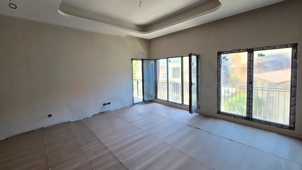 Panoramik Teraslı ve 3 Ebeveyn Banyolu Beşiktaş'ta Satılık 3+1 Çatı Dubleksi