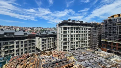 Elit Lokasyonda Geniş Balkonlu ve Kapalı Mutfaklı Satılık 4+1 Daire