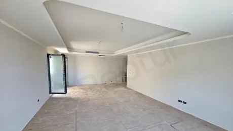 Elit Lokasyonda Geniş Balkonlu ve Kapalı Mutfaklı Satılık 4+1 Daire