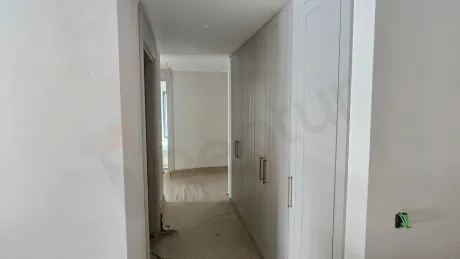Elit Lokasyonda Geniş Balkonlu ve Kapalı Mutfaklı Satılık 4+1 Daire
