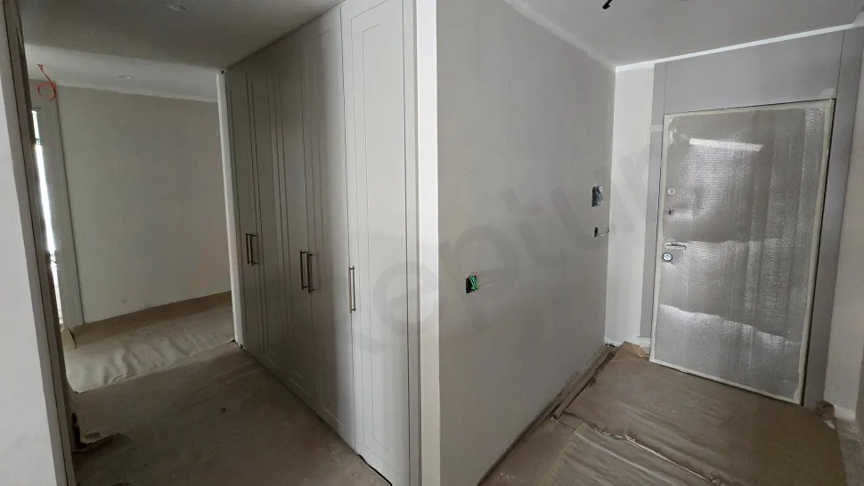 Elit Lokasyonda Geniş Balkonlu ve Kapalı Mutfaklı Satılık 4+1 Daire