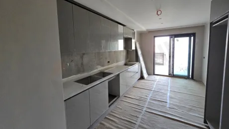Elit Lokasyonda Geniş Balkonlu ve Kapalı Mutfaklı Satılık 4+1 Daire