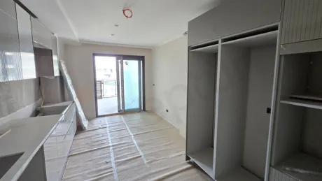 Elit Lokasyonda Geniş Balkonlu ve Kapalı Mutfaklı Satılık 4+1 Daire